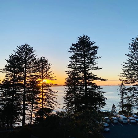 Rainbow Bay Beachhouse Coolangatta Esterno foto